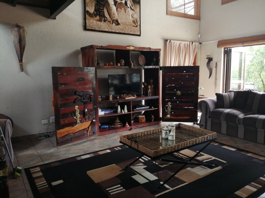 4 Bedroom Property for Sale in Boschenvaal River Front Lodges Free State
